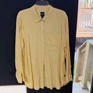 GAP Women’s Linen Casual Button Down in Light Yellow